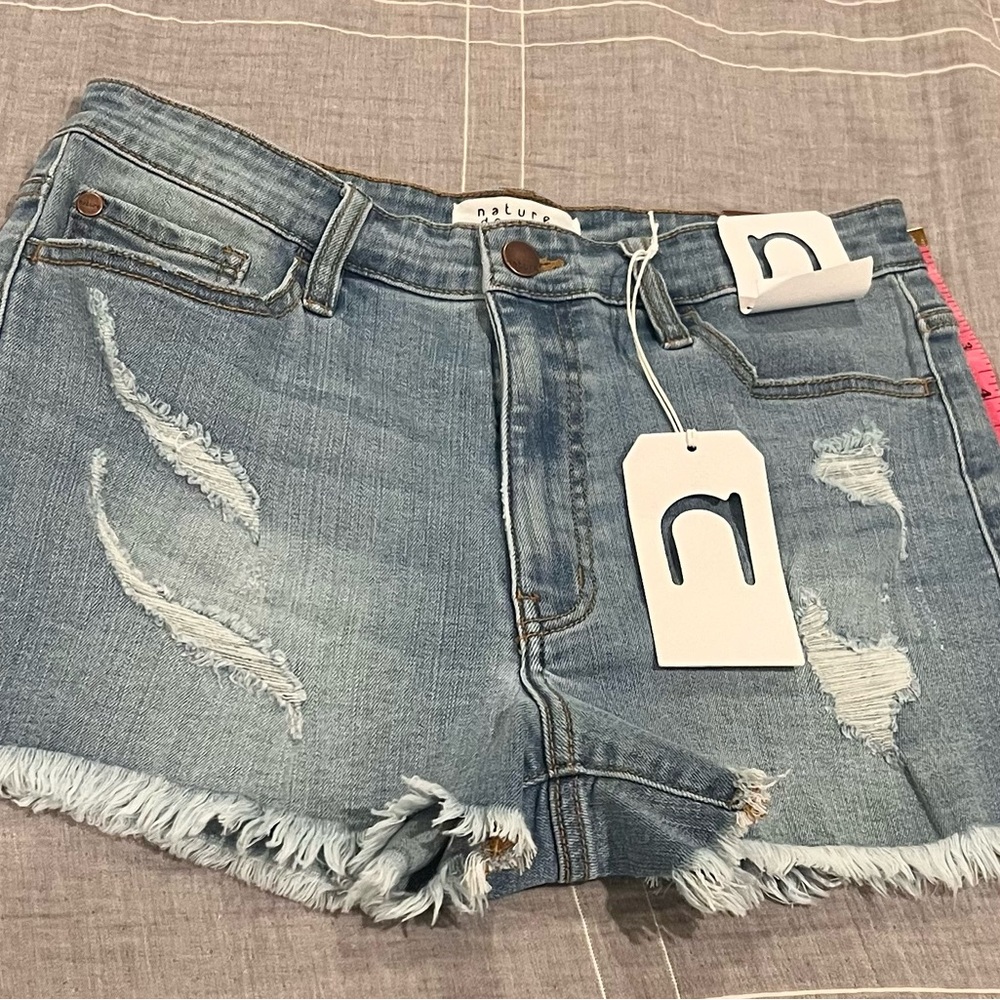 Nature Denim Distressed High Rise Shorts NWT size Large